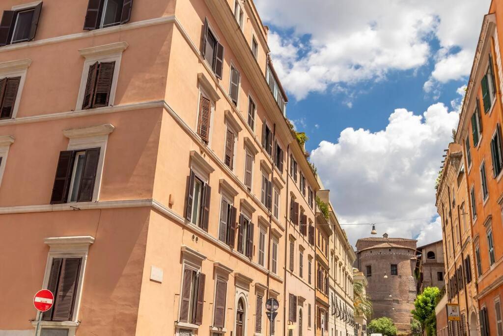 2 Minutes From The Colosseum - Luxury Appartamento