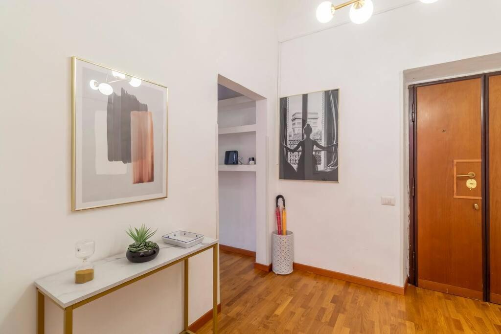 2 Minutes From The Colosseum - Luxury Appartamento Roma